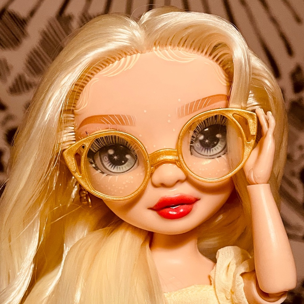 Meet your Posher, Abbey